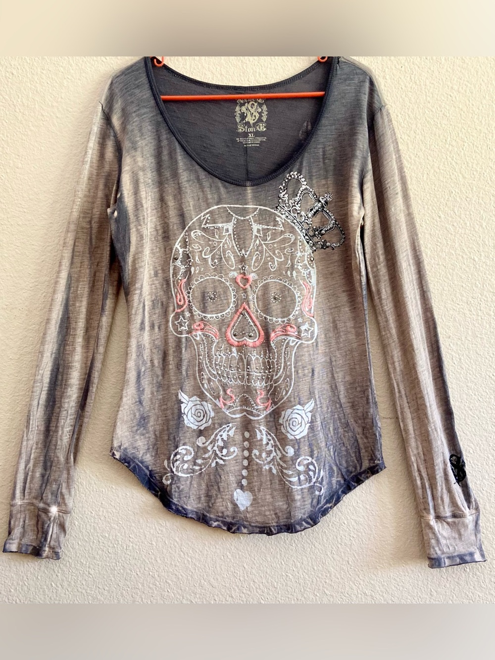 Top - Velvet Stone - Skull with Crown - Long Sleeves - Mineral Wash - Rhinestone